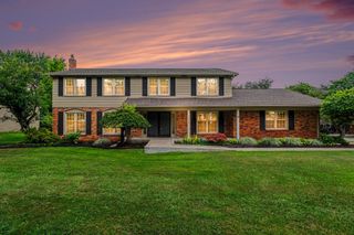 34214 Old Timber Road, Farmington, MI 48331