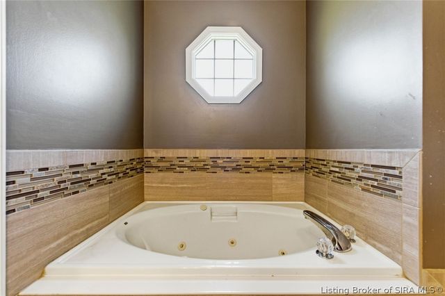 6510 Deerfield Drive, Charlestown, IN 47111