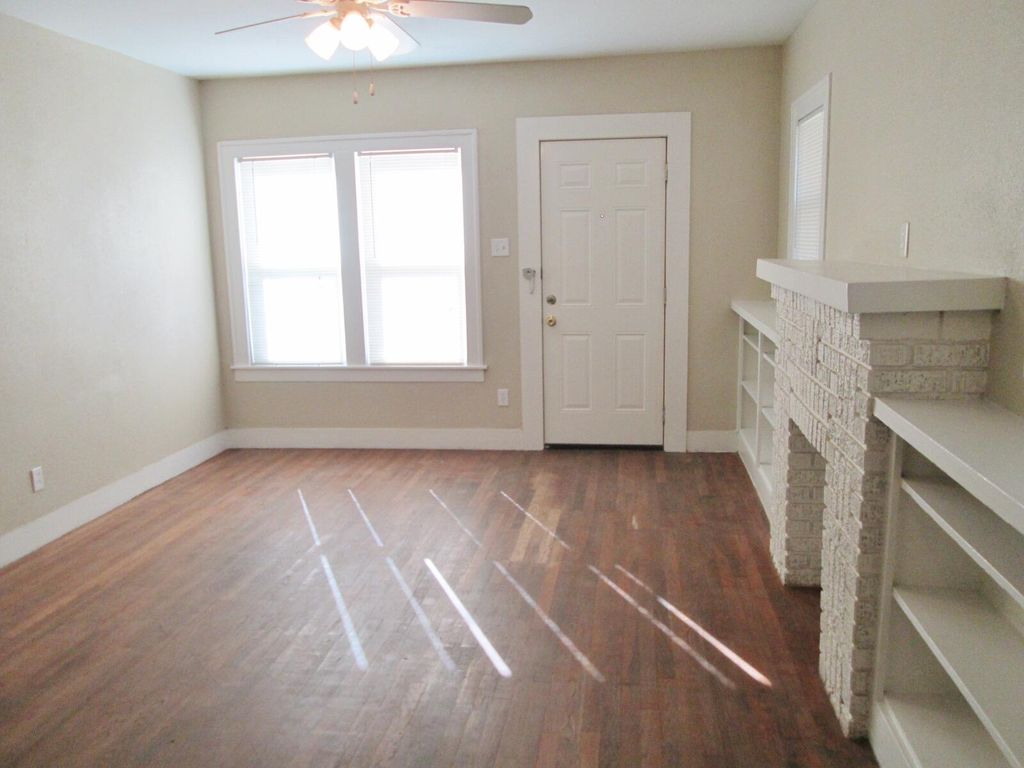 Image 11 of property listing at 122 N Washington Street, San Angelo, TX 76901