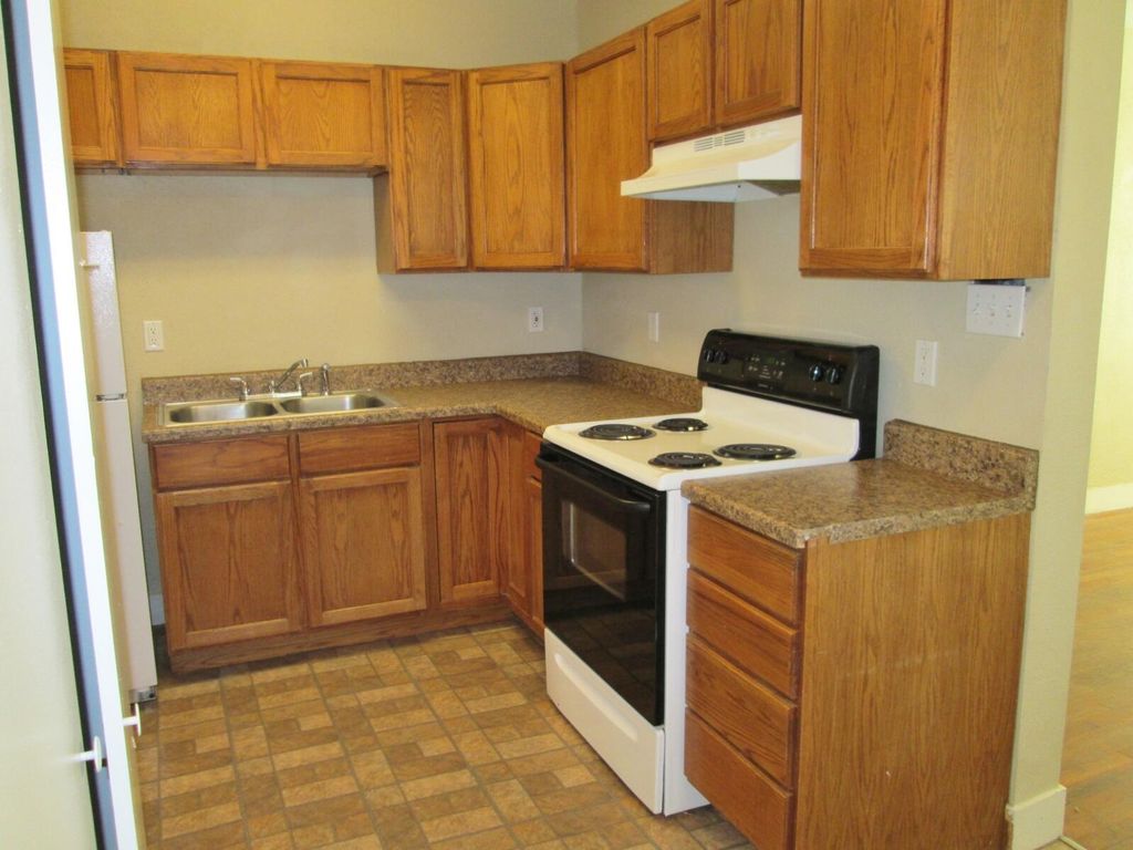 Image 14 of property listing at 122 N Washington Street, San Angelo, TX 76901