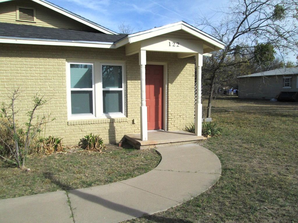 Image 2 of property listing at 122 N Washington Street, San Angelo, TX 76901
