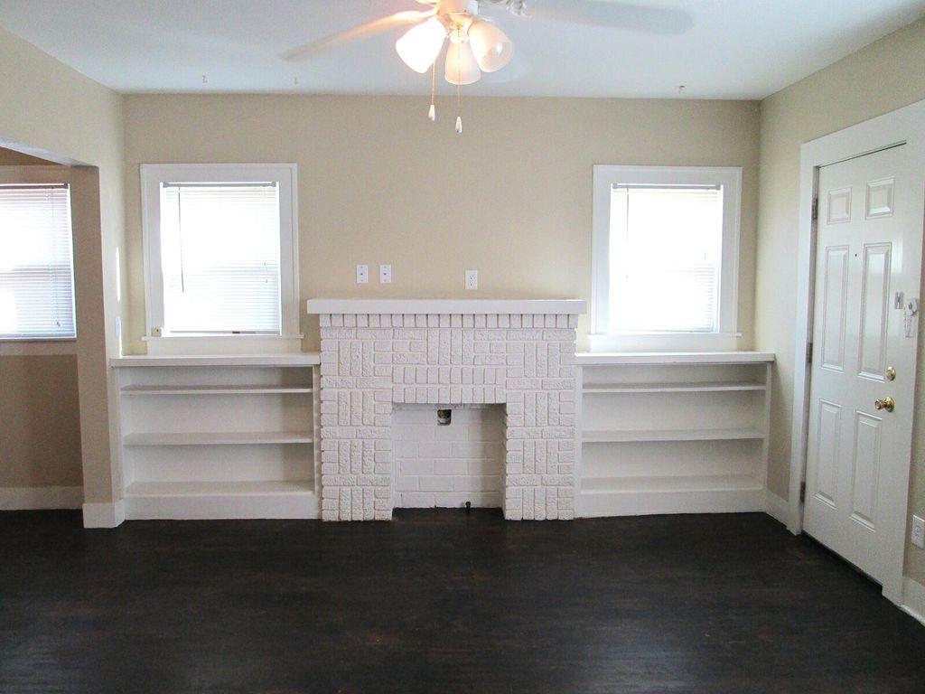 Image 4 of property listing at 122 N Washington Street, San Angelo, TX 76901