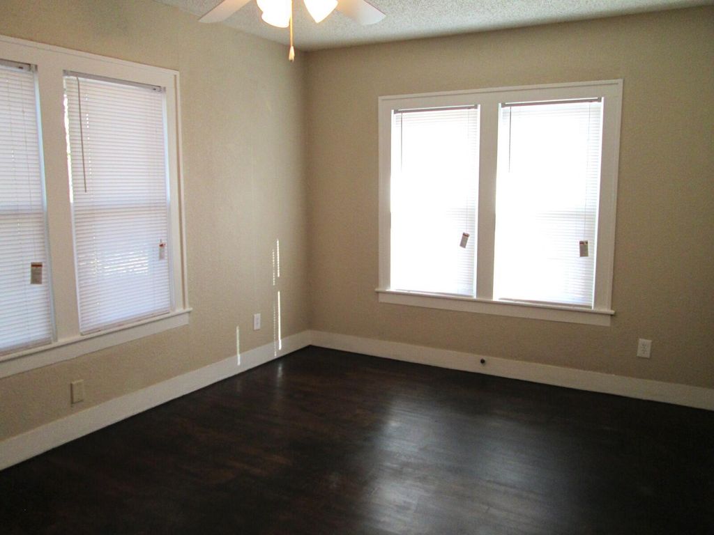 Image 7 of property listing at 122 N Washington Street, San Angelo, TX 76901