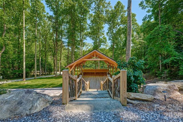 4017 Canada Road, Tuckasegee, NC 28783