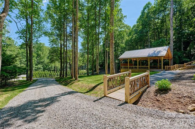 4017 Canada Road, Tuckasegee, NC 28783
