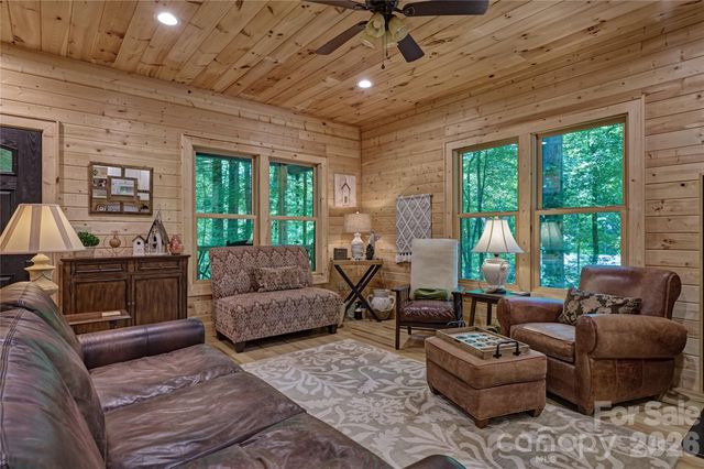 4017 Canada Road, Tuckasegee, NC 28783