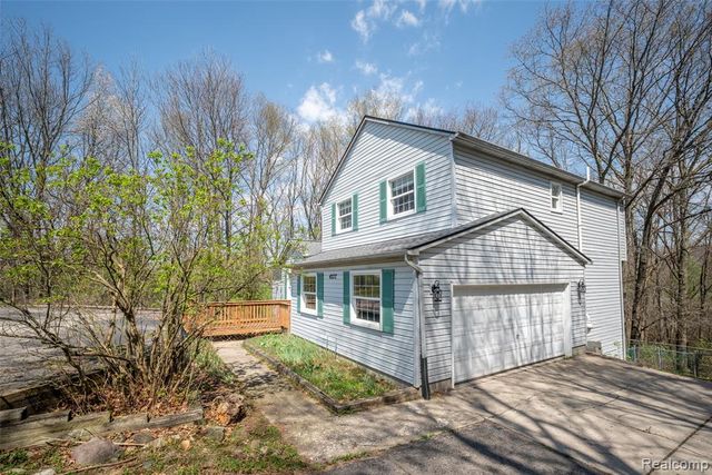 4277 Tux Lane, Milford, MI 48380