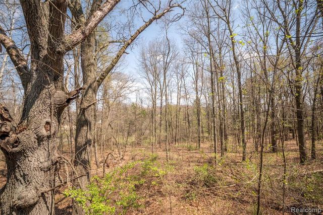 4277 Tux Lane, Milford, MI 48380