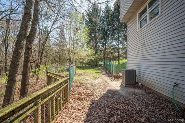 4277 Tux Lane, Milford, MI 48380