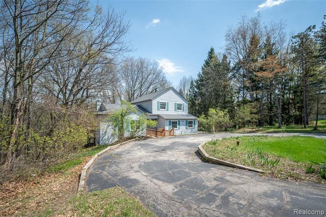 4277 Tux Lane, Milford, MI 48380