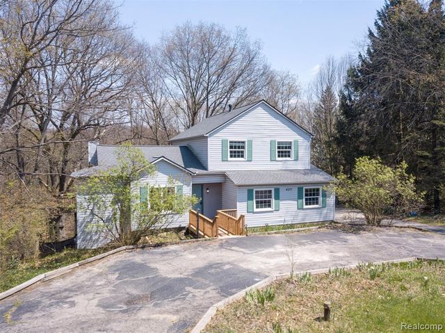 4277 Tux Lane, Milford, MI 48380