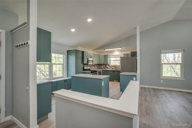 4277 Tux Lane, Milford, MI 48380