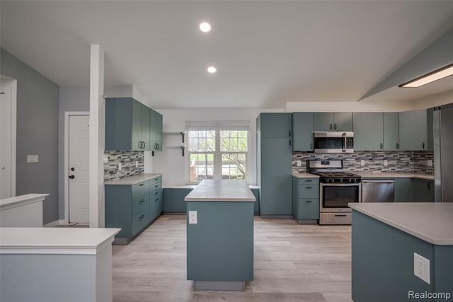 4277 Tux Lane, Milford, MI 48380