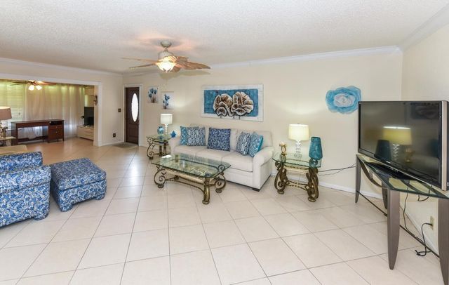 1382 High Point Way, Delray Beach, FL 33445