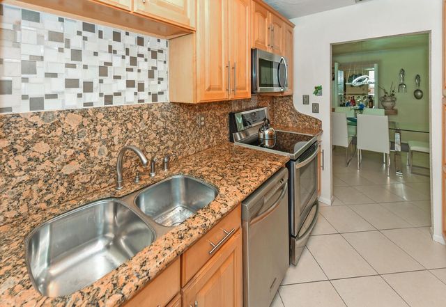 1382 High Point Way, Delray Beach, FL 33445