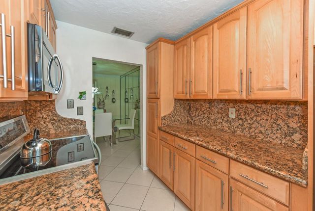 1382 High Point Way, Delray Beach, FL 33445