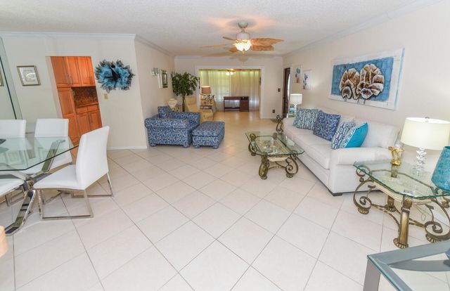 1382 High Point Way, Delray Beach, FL 33445