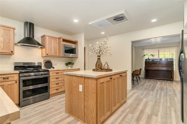 6212 Westover Drive, Granbury, TX 76049