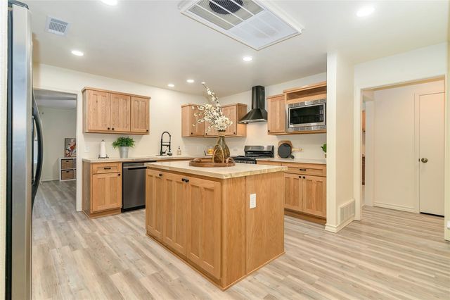 6212 Westover Drive, Granbury, TX 76049