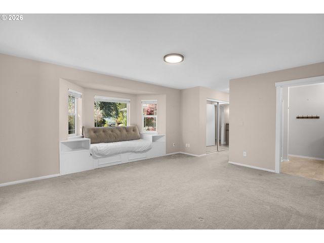 14 ROYAL OAKS Dr, Roseburg, OR 97471