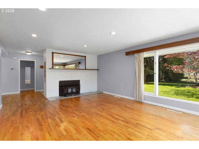 14 ROYAL OAKS Dr, Roseburg, OR 97471