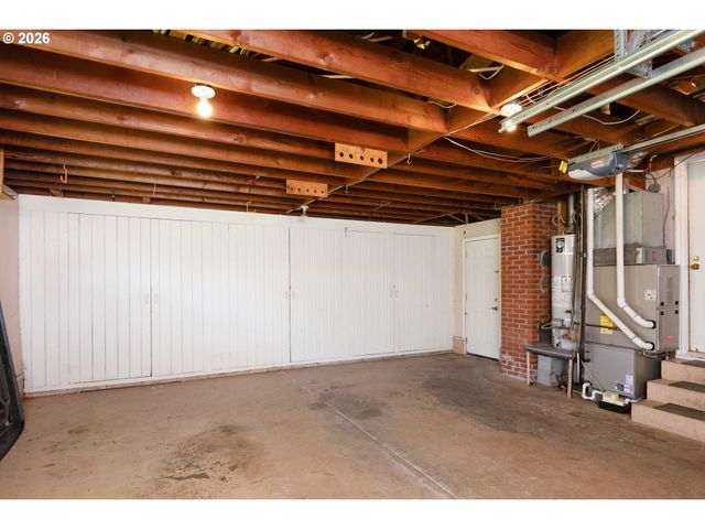 14 ROYAL OAKS Dr, Roseburg, OR 97471