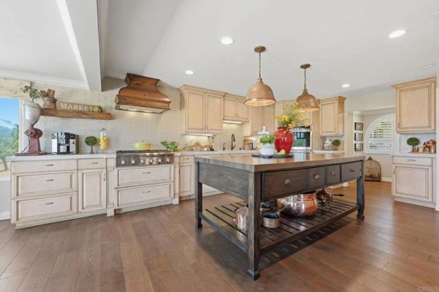 560 Rancho Camino, Fallbrook, CA 92028