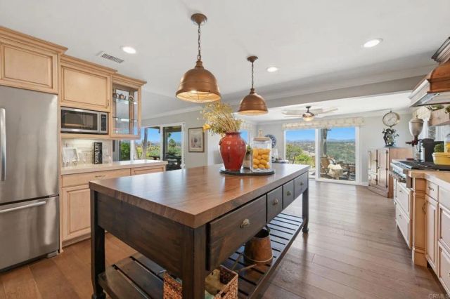 560 Rancho Camino, Fallbrook, CA 92028