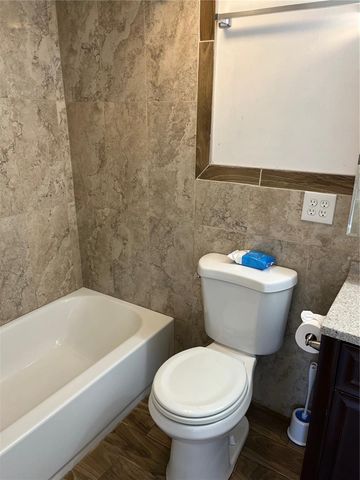 5052 TERRACE CLUB LANE 201, Tampa, FL 33617