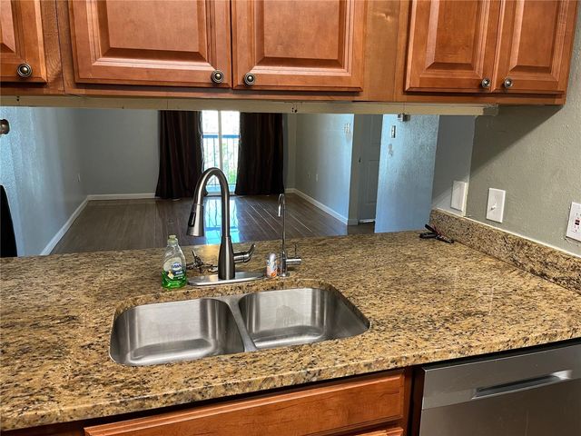 5052 TERRACE CLUB LANE 201, Tampa, FL 33617