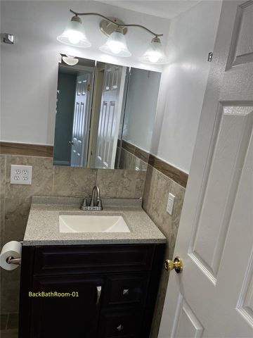 5052 TERRACE CLUB LANE 201, Tampa, FL 33617