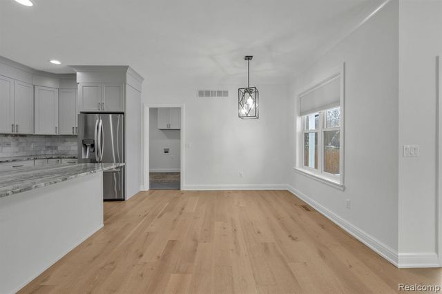 22664 Colgate Street, Farmington, MI 48336