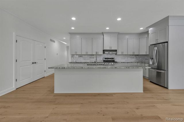 22664 Colgate Street, Farmington, MI 48336