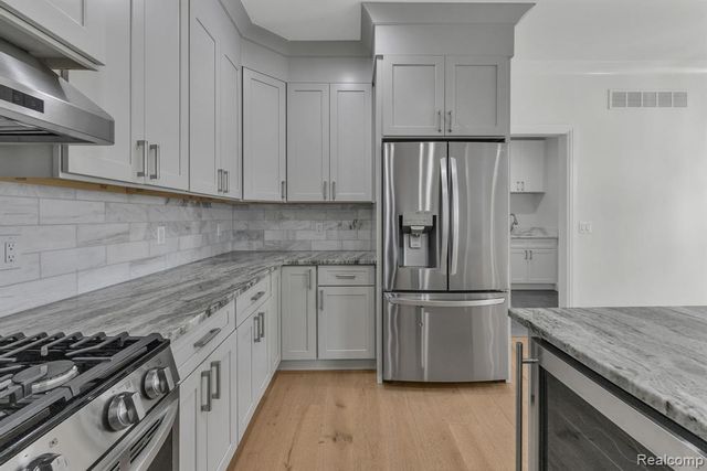 22664 Colgate Street, Farmington, MI 48336