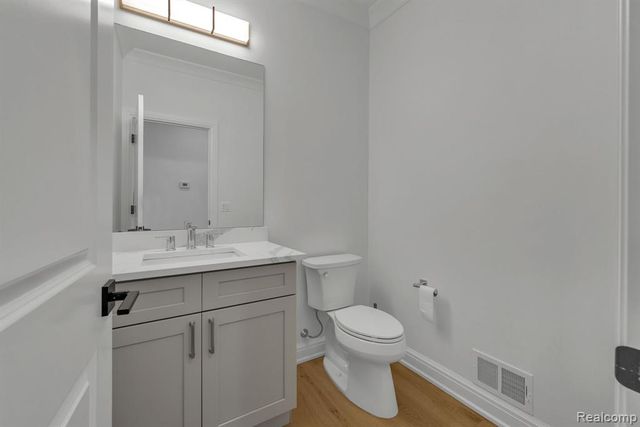 22664 Colgate Street, Farmington, MI 48336