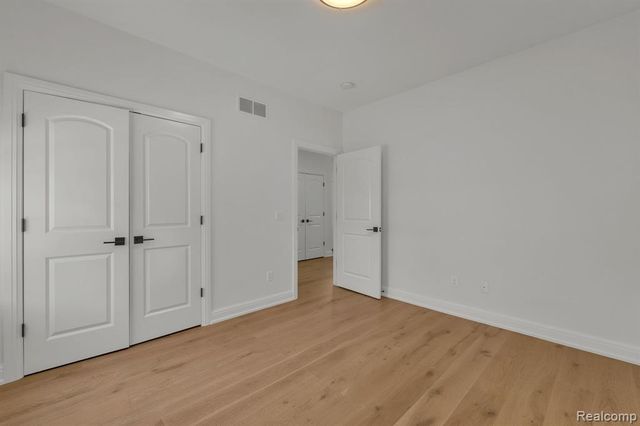 22664 Colgate Street, Farmington, MI 48336