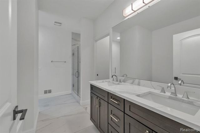 22664 Colgate Street, Farmington, MI 48336