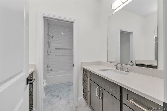 22664 Colgate Street, Farmington, MI 48336