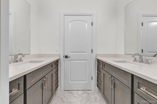 22664 Colgate Street, Farmington, MI 48336