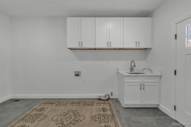 22664 Colgate Street, Farmington, MI 48336