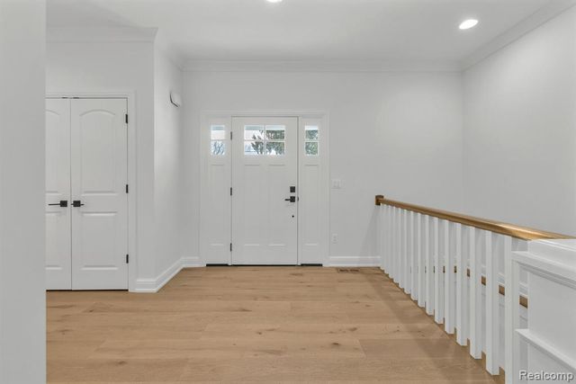 22664 Colgate Street, Farmington, MI 48336