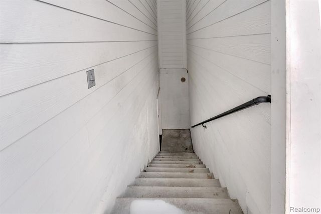 22664 Colgate Street, Farmington, MI 48336