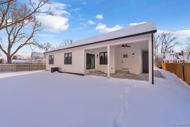 22664 Colgate Street, Farmington, MI 48336