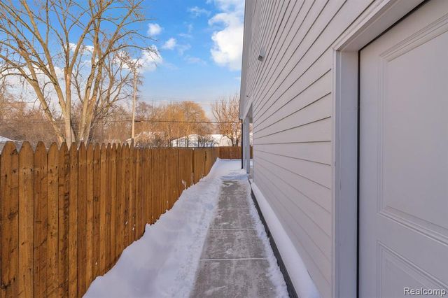 22664 Colgate Street, Farmington, MI 48336