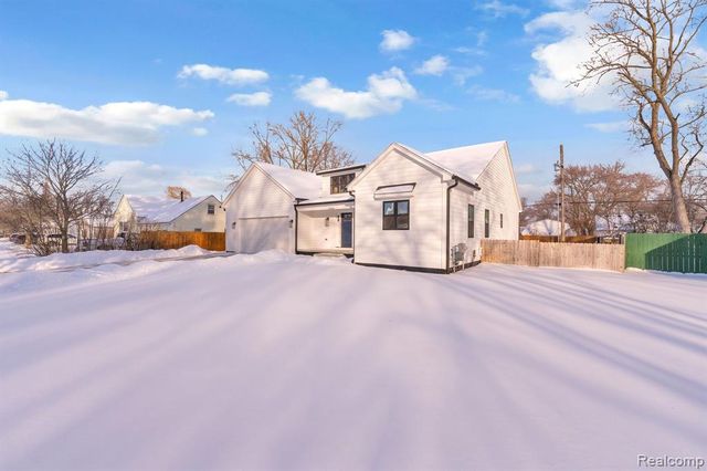 22664 Colgate Street, Farmington, MI 48336