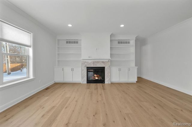 22664 Colgate Street, Farmington, MI 48336