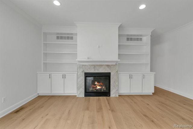 22664 Colgate Street, Farmington, MI 48336