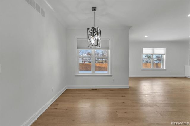 22664 Colgate Street, Farmington, MI 48336