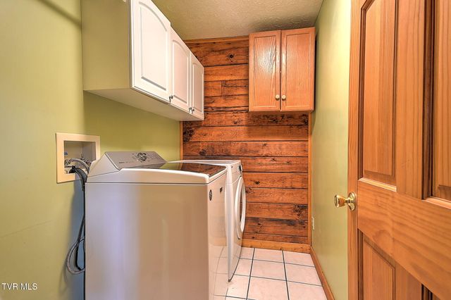 300 Barr Road, Blountville, TN 37617