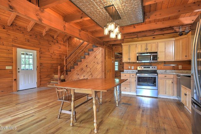 300 Barr Road, Blountville, TN 37617